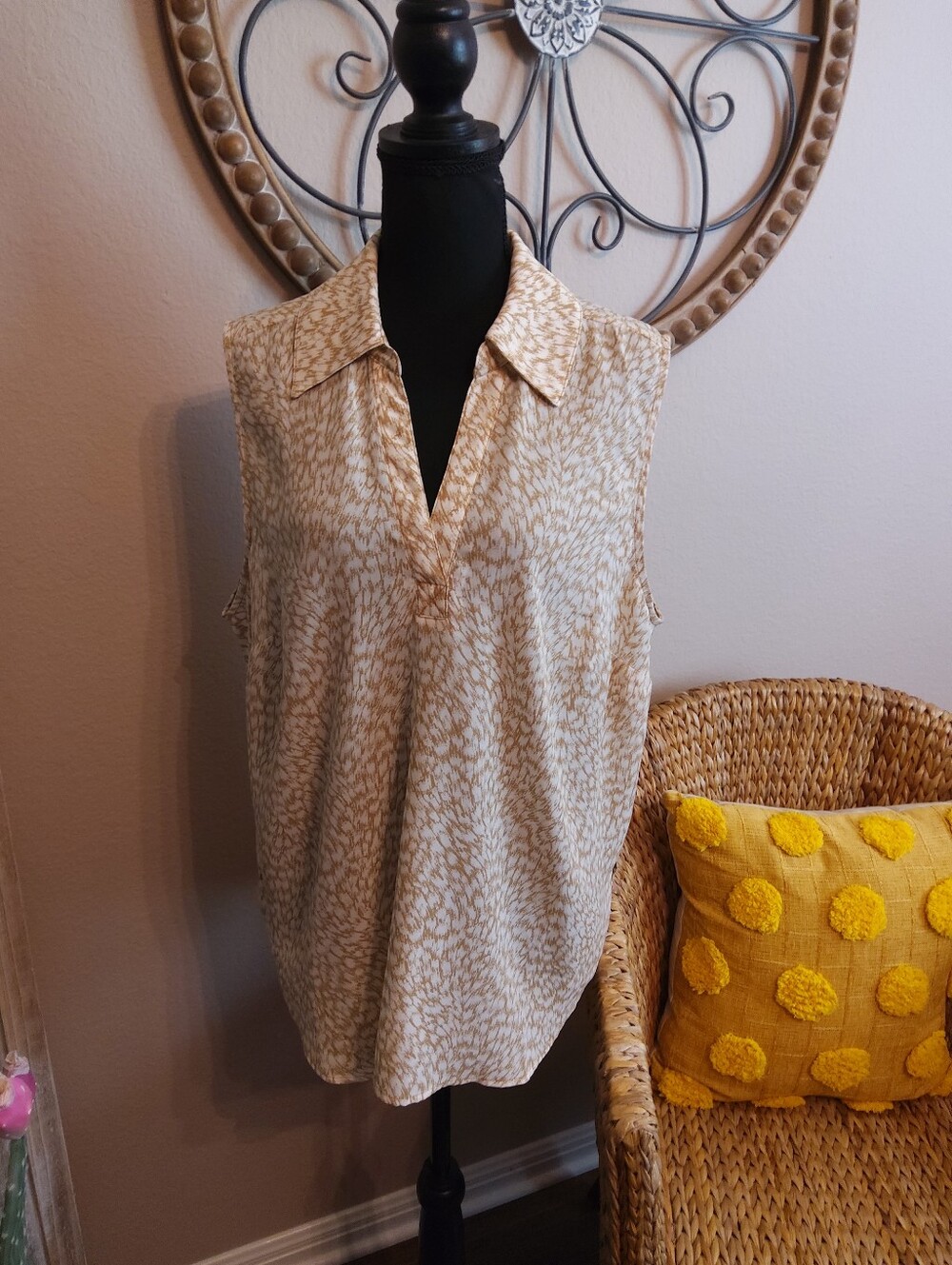Michael Kors Beige Cream Printed Sleeveless Collared Tunic Top